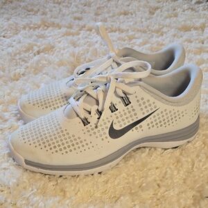 Nike Women's White Golf Shoes size 6.5